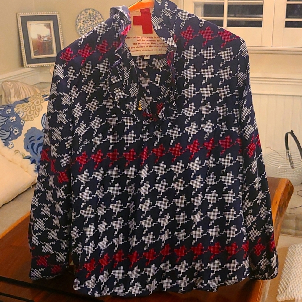 Elizabeth McKay size 10 silk shirt, never worn